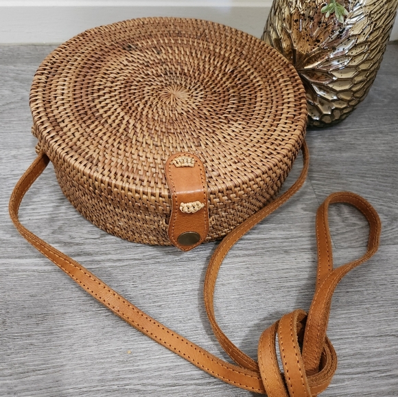 Round Street Level Anthropologie wicker bag - Picture 4 of 10